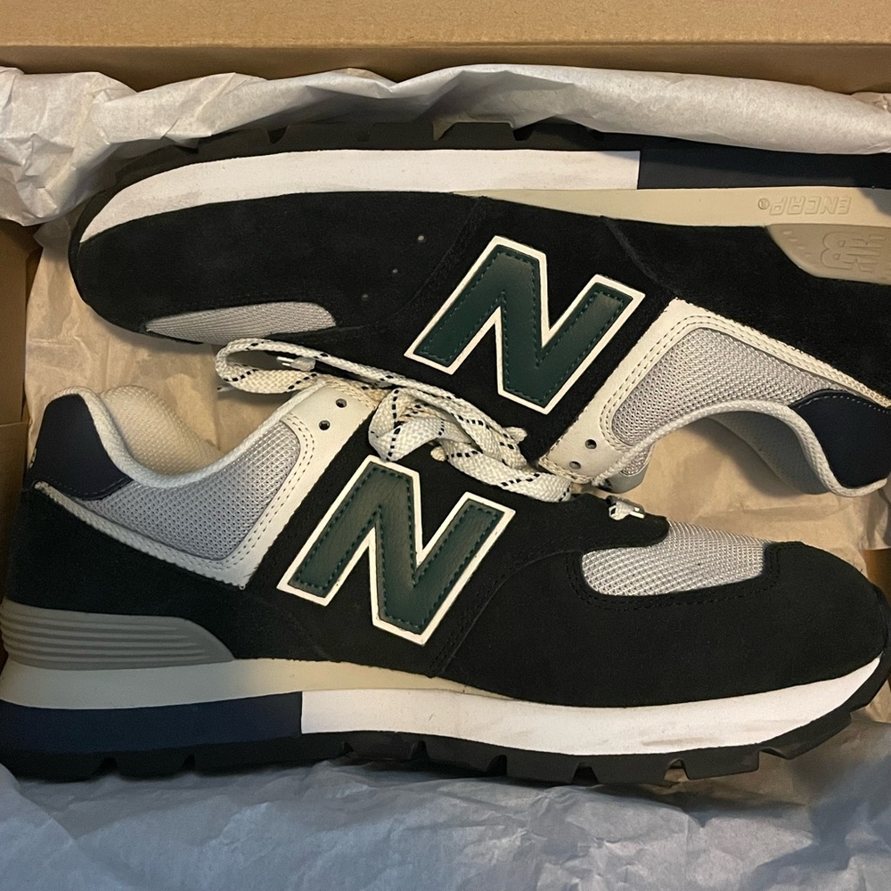 New Balance 574 Core - Navy Blue/Green/White
Size 10 - Men’s
